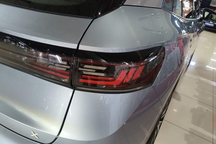 Used Volkswagen ID.4 X 2023 Ultra-Intelligent Long-Range Version Right Rear Taillight