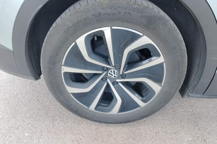 Used Volkswagen ID.4 X 2023 Pure Smart Edition Right Rear Wheel Hub