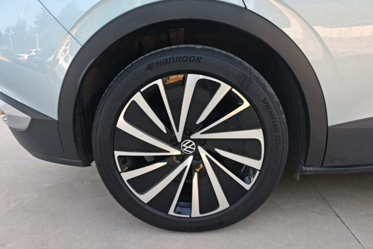 Used Volkswagen ID.4 X 2023 Pure Long-Range Version Right Rear Wheel Hub