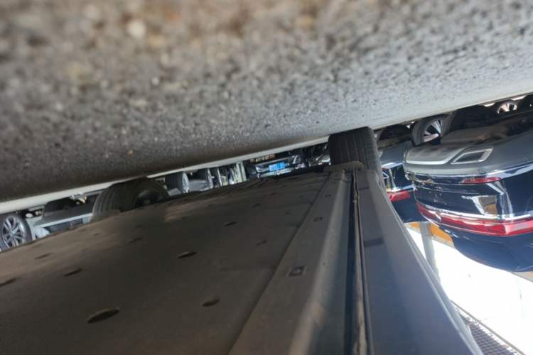 Used Volkswagen ID.4 X 2023 Smart Enjoyment Long-Range Version Right Side Sill