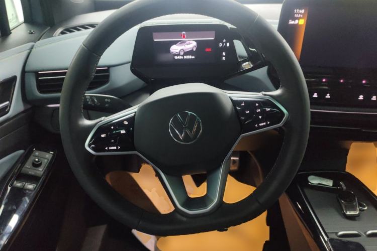 Used Volkswagen ID.4 X 2023 Pure Long-Range Version Steering Wheel