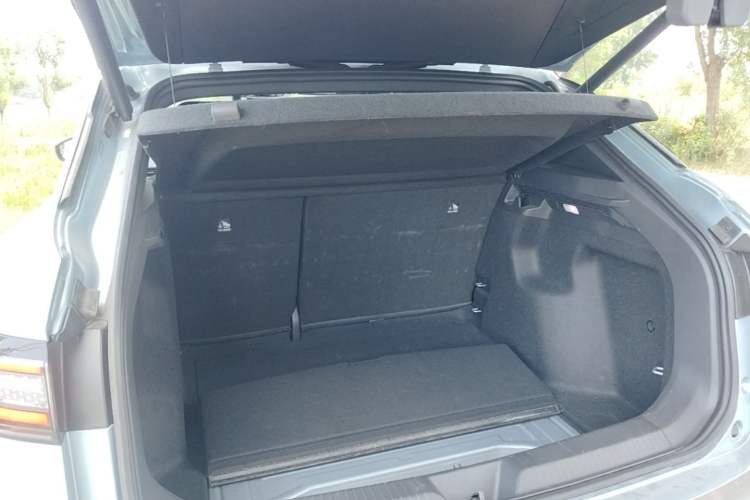 Used Volkswagen ID.4 X 2023 Pure Smart Edition Trunk