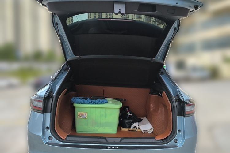 Used Volkswagen ID.4 X 2023 Pure Smart Edition Trunk