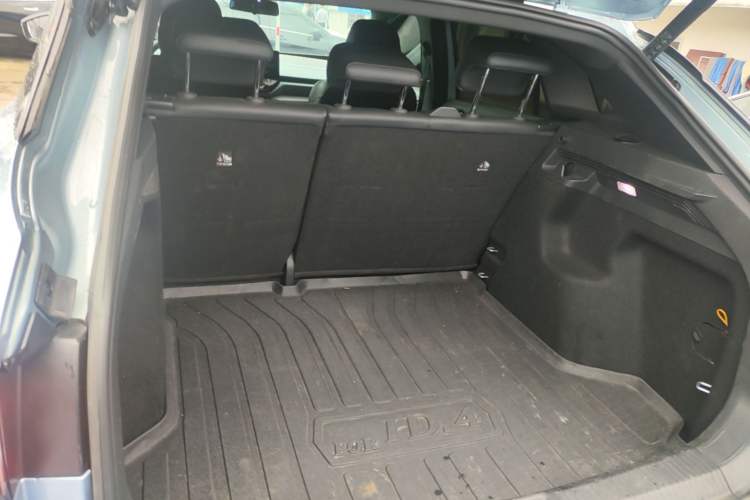 Used Volkswagen ID.4 X 2023 Pure Smart Edition Trunk