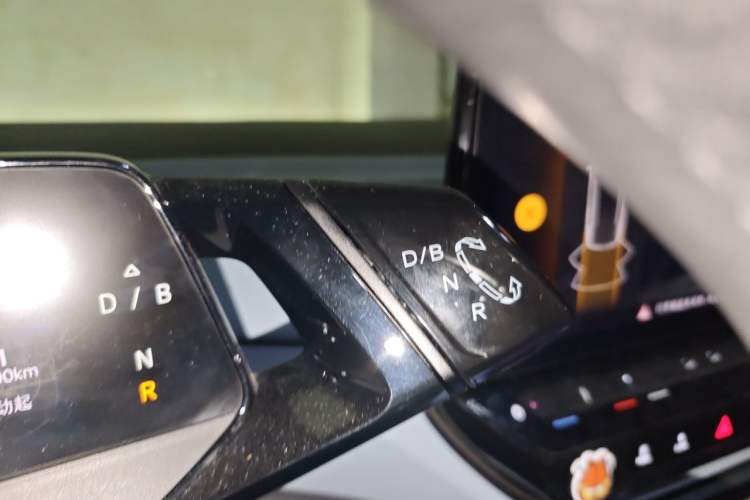 Used Volkswagen ID.4 X 2023 Pure Smart Edition Gear Lever