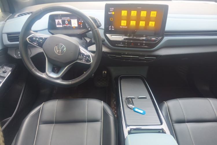 Used Volkswagen ID.4 X 2023 Pure Smart Edition Center Console