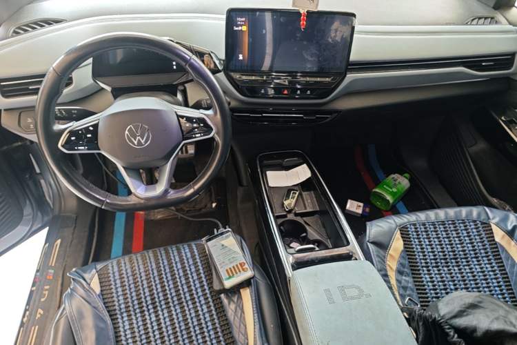 Used Volkswagen ID.4 X 2023 Pure Smart Edition Center Console