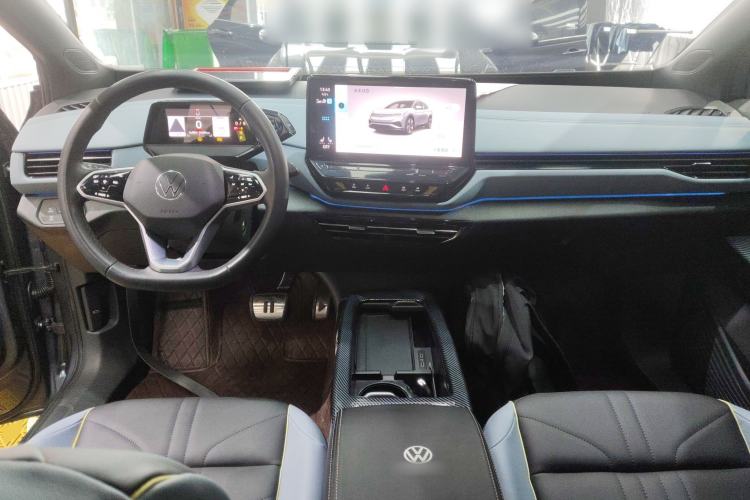 Used Volkswagen ID.4 X 2023 Pure Long-Range Version Center Console