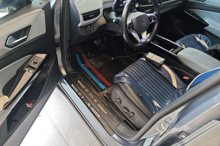 Used Volkswagen ID.4 X 2023 Pure Smart Edition Driver Seat