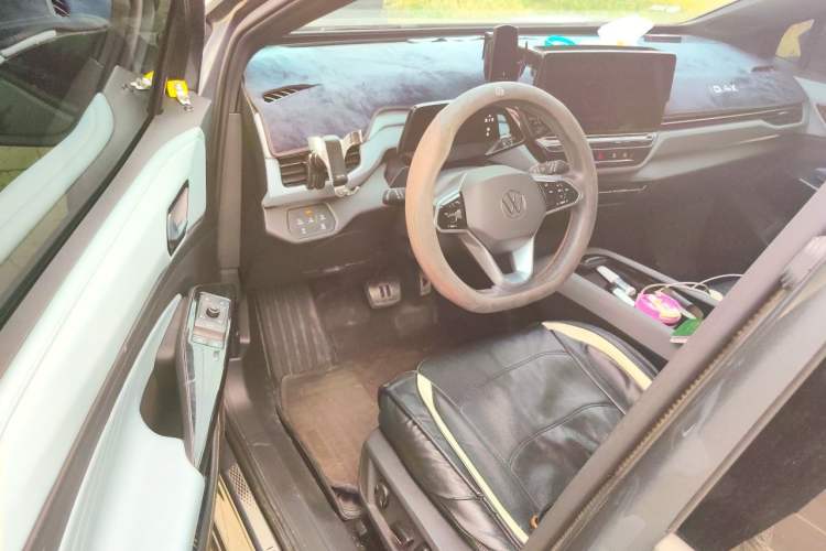 Used Volkswagen ID.4 X 2023 Pure Smart Edition Driver Seat