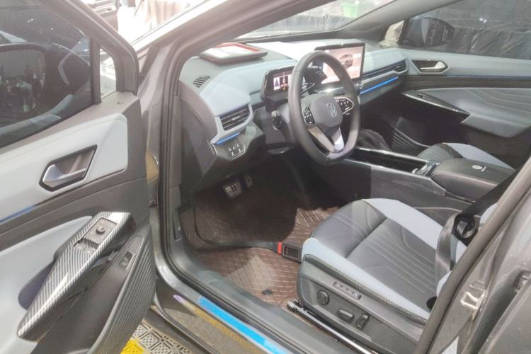Used Volkswagen ID.4 X 2023 Pure Long-Range Version Driver Seat