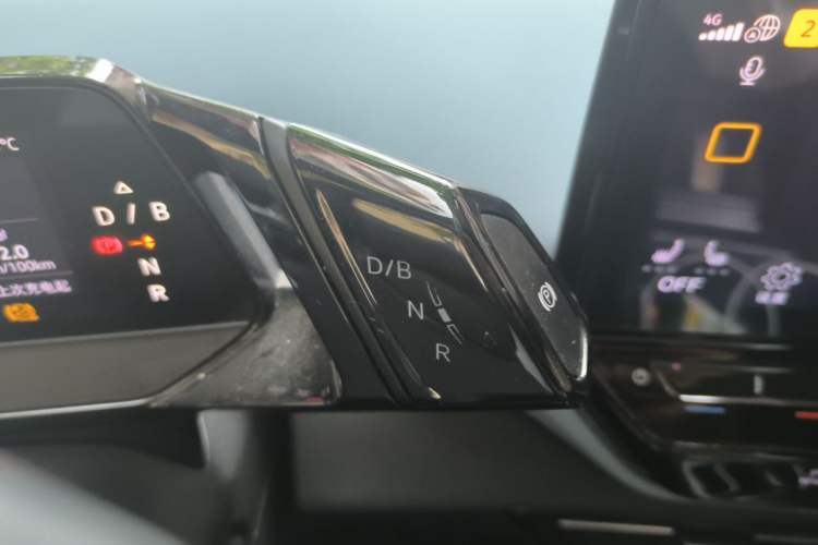 Used Volkswagen ID.4 X 2023 Pure Smart Edition Gear Lever