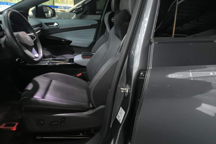 Used Volkswagen ID.4 X 2023 Pure Smart Edition Left Front Seat
