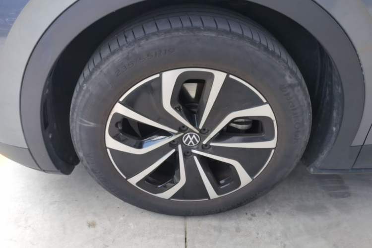 Used Volkswagen ID.4 X 2023 Pure Smart Edition Left Front Wheel Hub