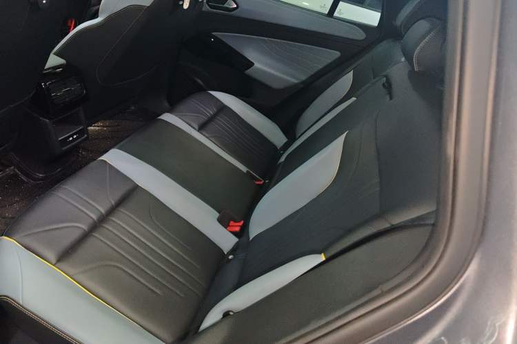 Used Volkswagen ID.4 X 2023 Smart Enjoyment Long-Range Version Left Rear Seat