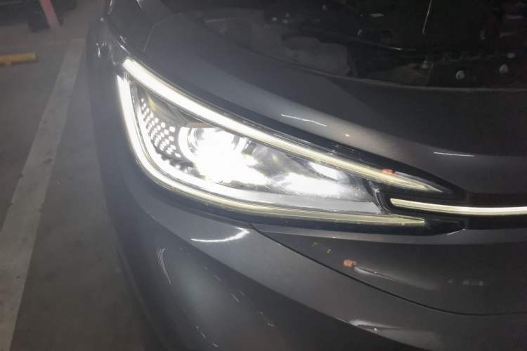 Used Volkswagen ID.4 X 2023 Smart Enjoyment Long-Range Version Right Front Headlight