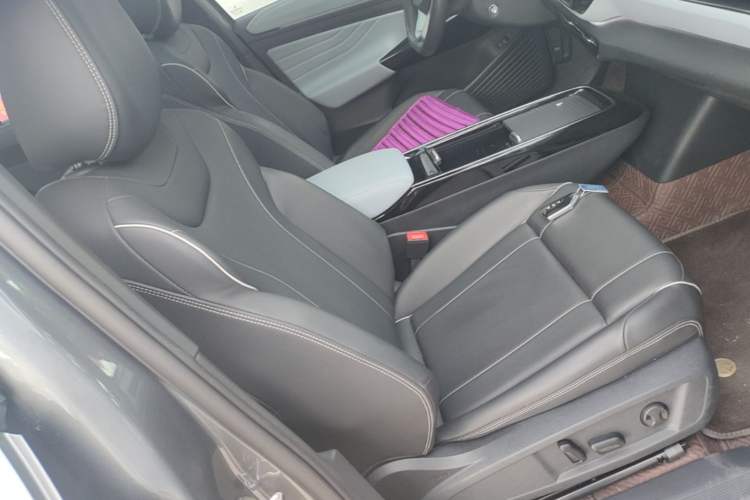 Used Volkswagen ID.4 X 2023 Pure Smart Edition Right Front Seat