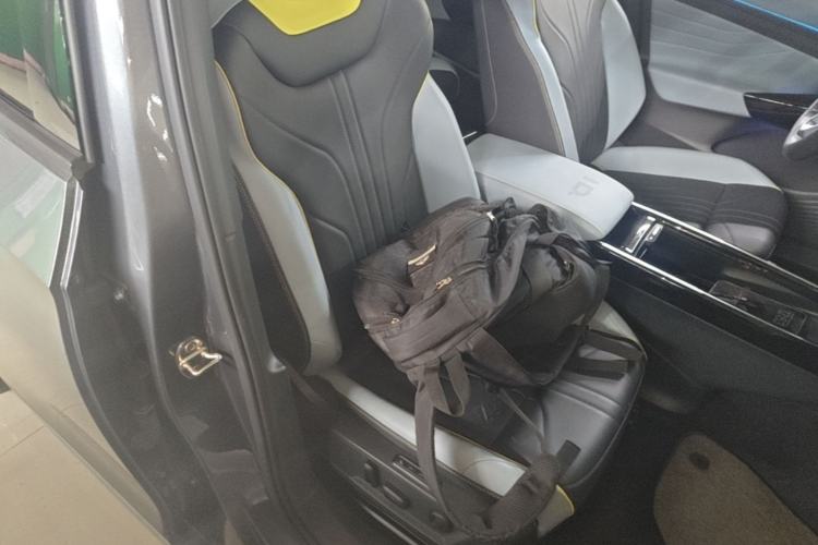 Used Volkswagen ID.4 X 2023 Smart Enjoyment Long-Range Version Right Front Seat