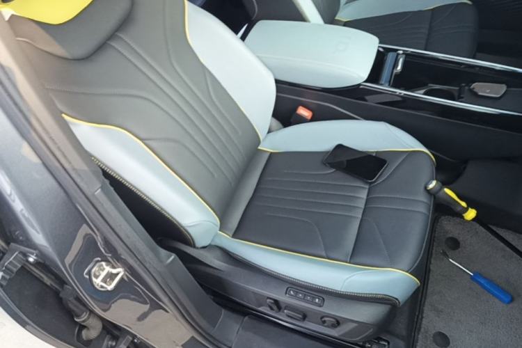 Used Volkswagen ID.4 X 2023 Ultra-Intelligent Long-Range Version Right Front Seat
