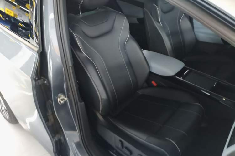 Used Volkswagen ID.4 X 2023 Upgraded Model Pure Long-Range Version Right Front Seat