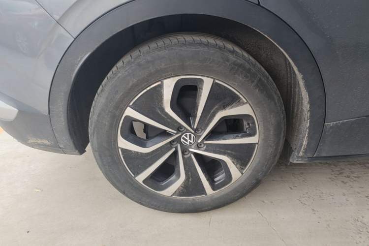 Used Volkswagen ID.4 X 2023 Pure Smart Edition Right Rear Wheel Hub
