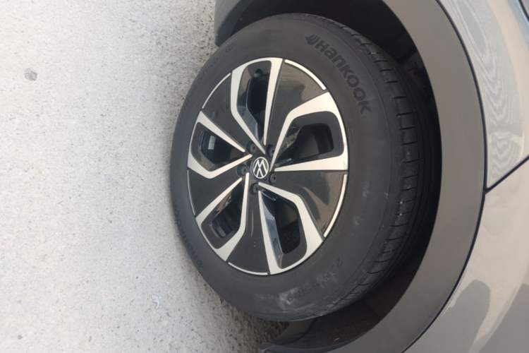 Used Volkswagen ID.4 X 2023 Pure Smart Edition Right Rear Wheel Hub