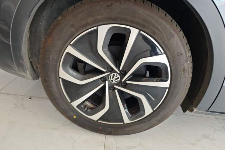 Used Volkswagen ID.4 X 2023 Pure Smart Edition Right Rear Wheel Hub