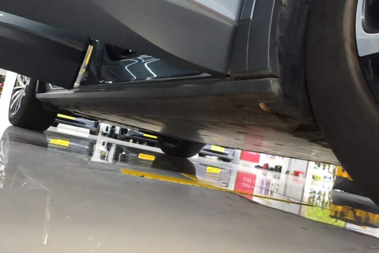 Used Volkswagen ID.4 X 2023 Upgraded Model Pure Long-Range Version Right Side Sill