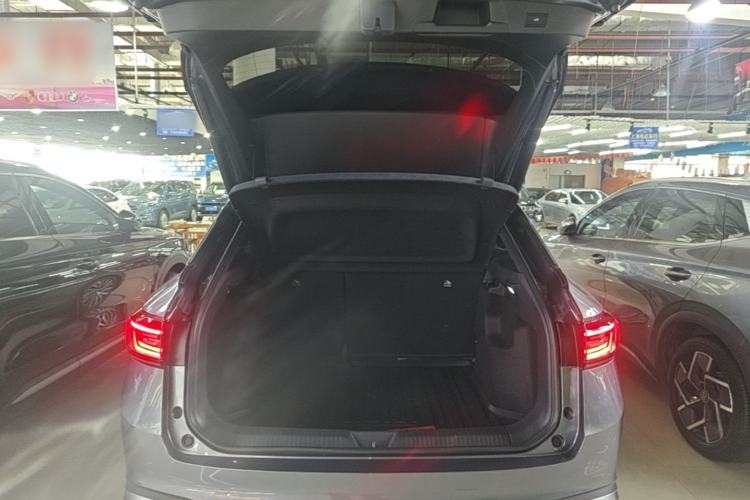 Used Volkswagen ID.4 X 2023 Smart Enjoyment Long-Range Version Trunk