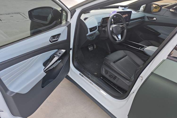 Used Volkswagen ID.4 X 2023 Pure Smart Edition Driver Seat