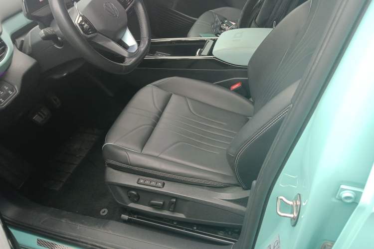 Used Volkswagen ID.4 X 2023 Smart Enjoyment Long-Range Version Left Front Seat