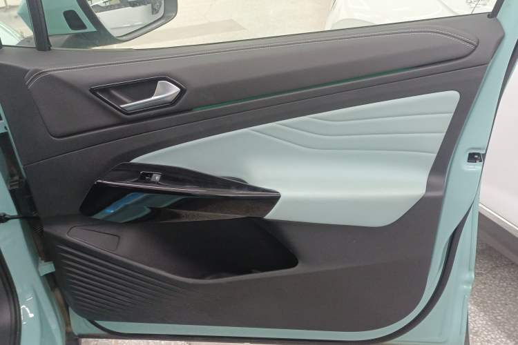Used Volkswagen ID.4 X 2023 Ultra-Intelligent Long-Range Version Right Front Door Interior