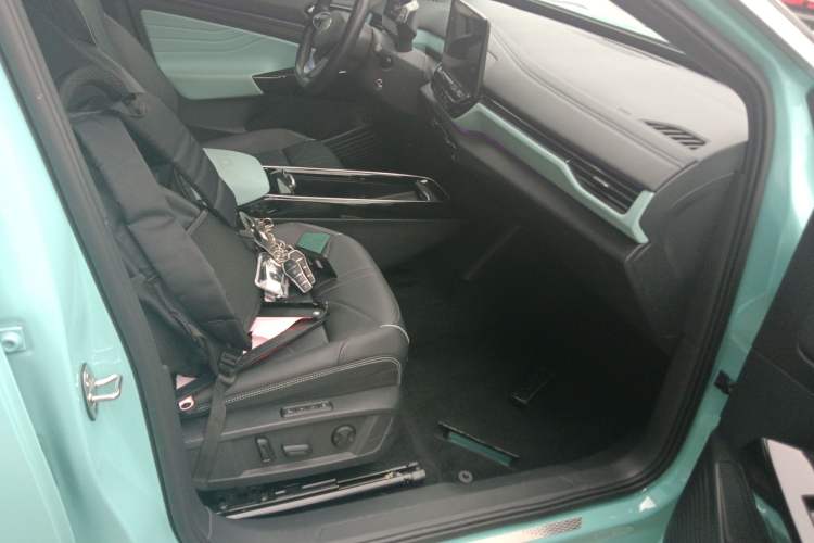 Used Volkswagen ID.4 X 2023 Smart Enjoyment Long-Range Version Right Front Seat