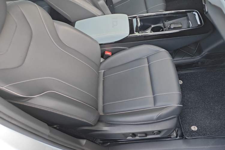 Used Volkswagen ID.4 X 2023 Pure Smart Edition Right Front Seat