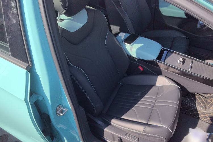 Used Volkswagen ID.4 X 2023 Ultra-Intelligent Long-Range Version Right Front Seat