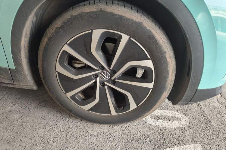 Used Volkswagen ID.4 X 2023 Pure Smart Edition Right Front Wheel Hub