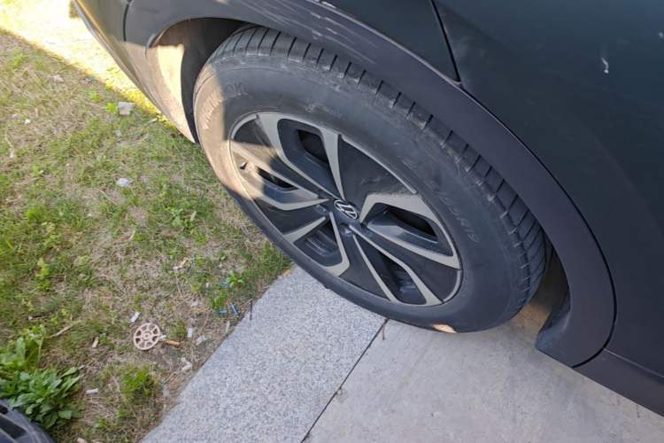 Used Volkswagen ID.4 X 2023 Pure Smart Edition Right Rear Wheel Hub