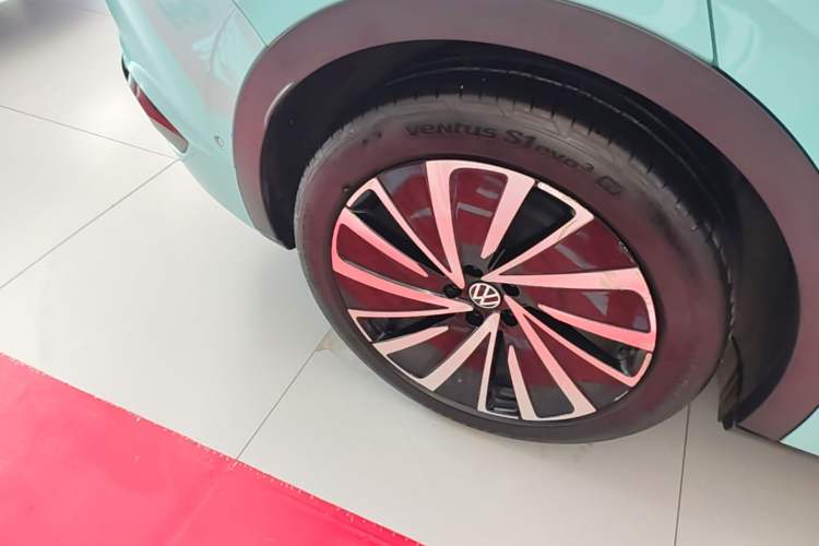 Used Volkswagen ID.4 X 2023 Upgraded Model Ultra-Long Range Version Right Rear Wheel Hub