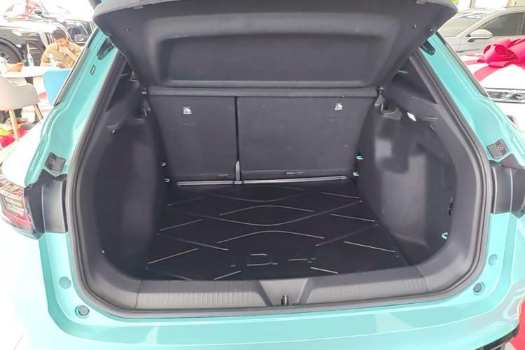 Used Volkswagen ID.4 X 2023 Upgraded Model Ultra-Long Range Version Trunk
