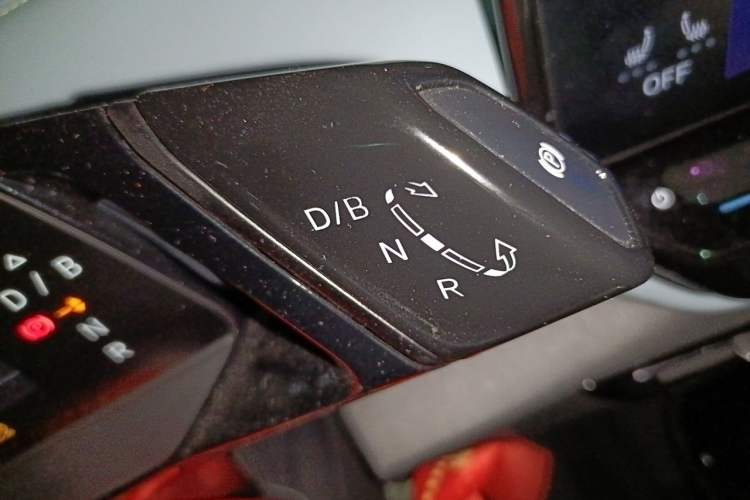 Used Volkswagen ID.4 X 2023 Pure Smart Edition Gear Lever