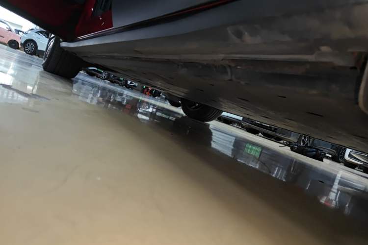 Used Volkswagen ID.4 X 2023 Ultra-Intelligent Long-Range Version Left Side Sill