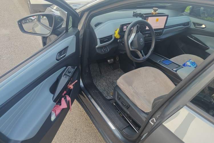 Used Volkswagen ID.4 X 2023 Pure Long-Range Version Driver Seat