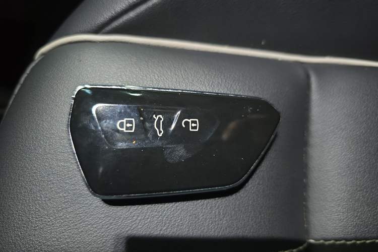 Used Volkswagen ID.4 X 2023 Upgraded Model Pure Intelligent Enjoyment Version Interior 1