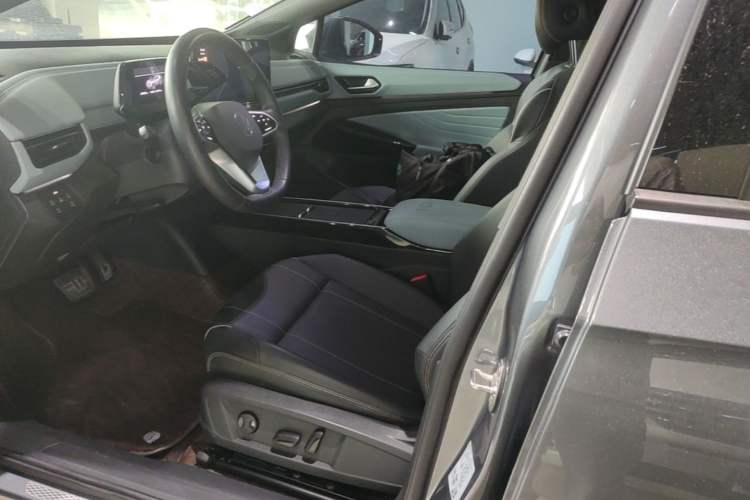 Used Volkswagen ID.4 X 2023 Pure Smart Edition Left Front Seat