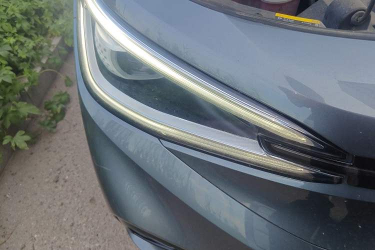 Used Volkswagen ID.4 X 2023 Pure Long-Range Version Right Front Headlight