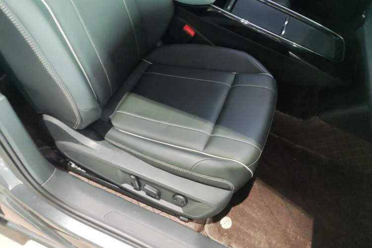 Used Volkswagen ID.4 X 2023 Pure Smart Edition Right Front Seat