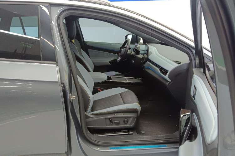 Used Volkswagen ID.4 X 2023 Ultra-Intelligent Long-Range Version Right Front Seat