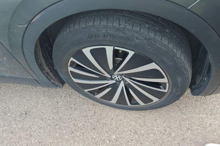 Used Volkswagen ID.4 X 2023 Pure Long-Range Version Right Front Wheel Hub