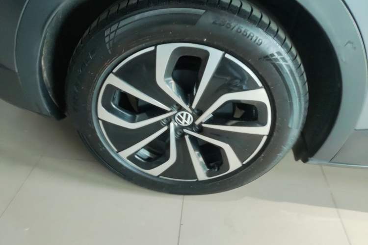 Used Volkswagen ID.4 X 2023 Pure Smart Edition Right Rear Wheel Hub