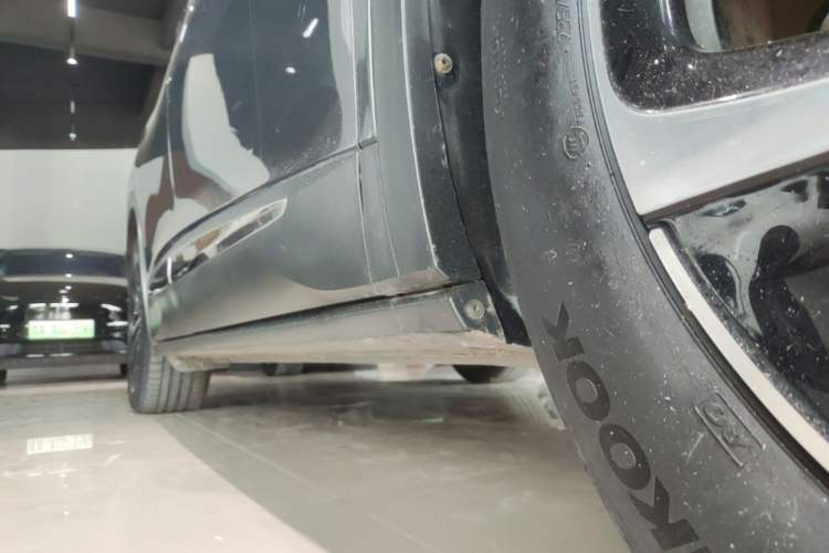 Used Volkswagen ID.4 X 2023 Pure Smart Edition Right Side Sill